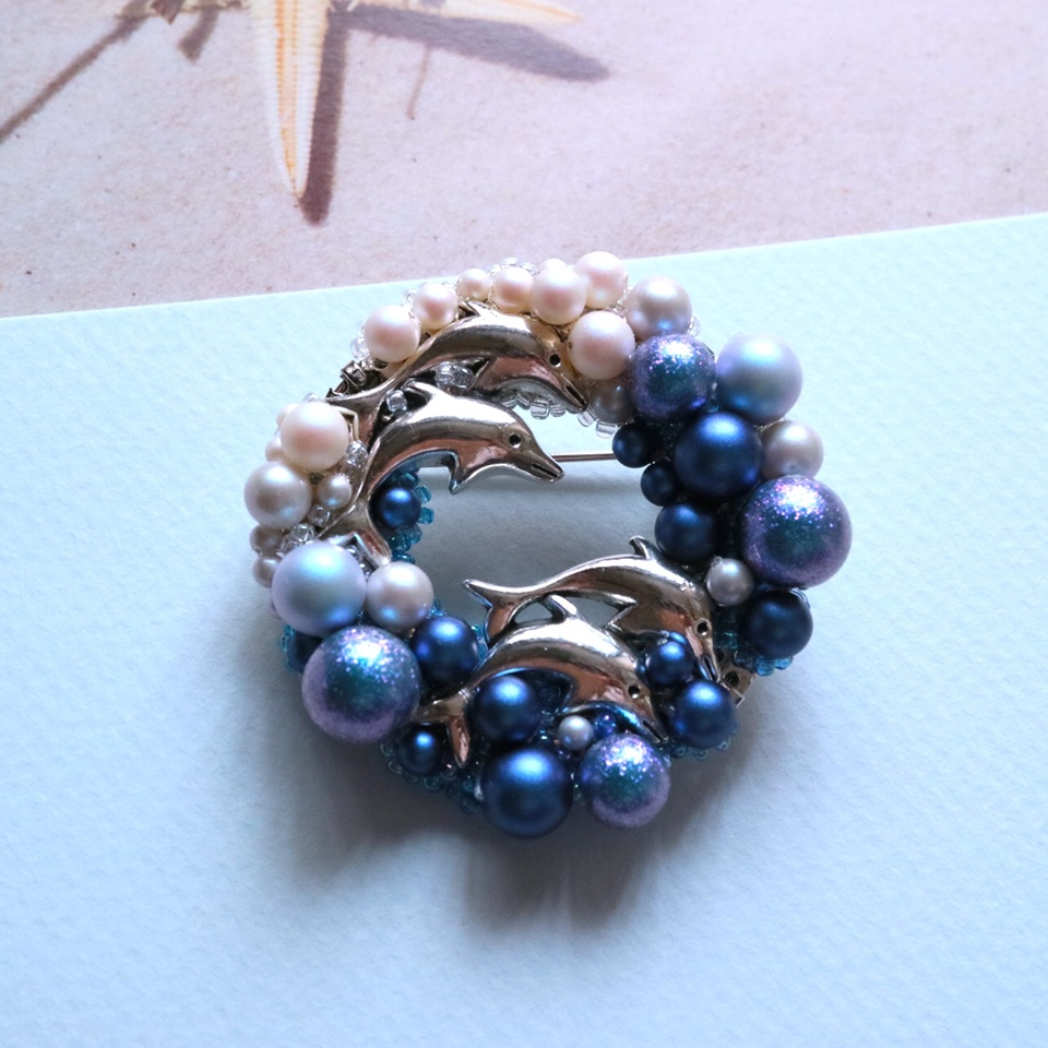 イルカの遊ぶ海